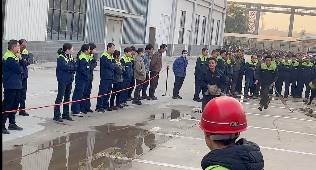 【應(yīng)急演練】消防三人兩帶大比拼，實(shí)戰(zhàn)演練爭分秒