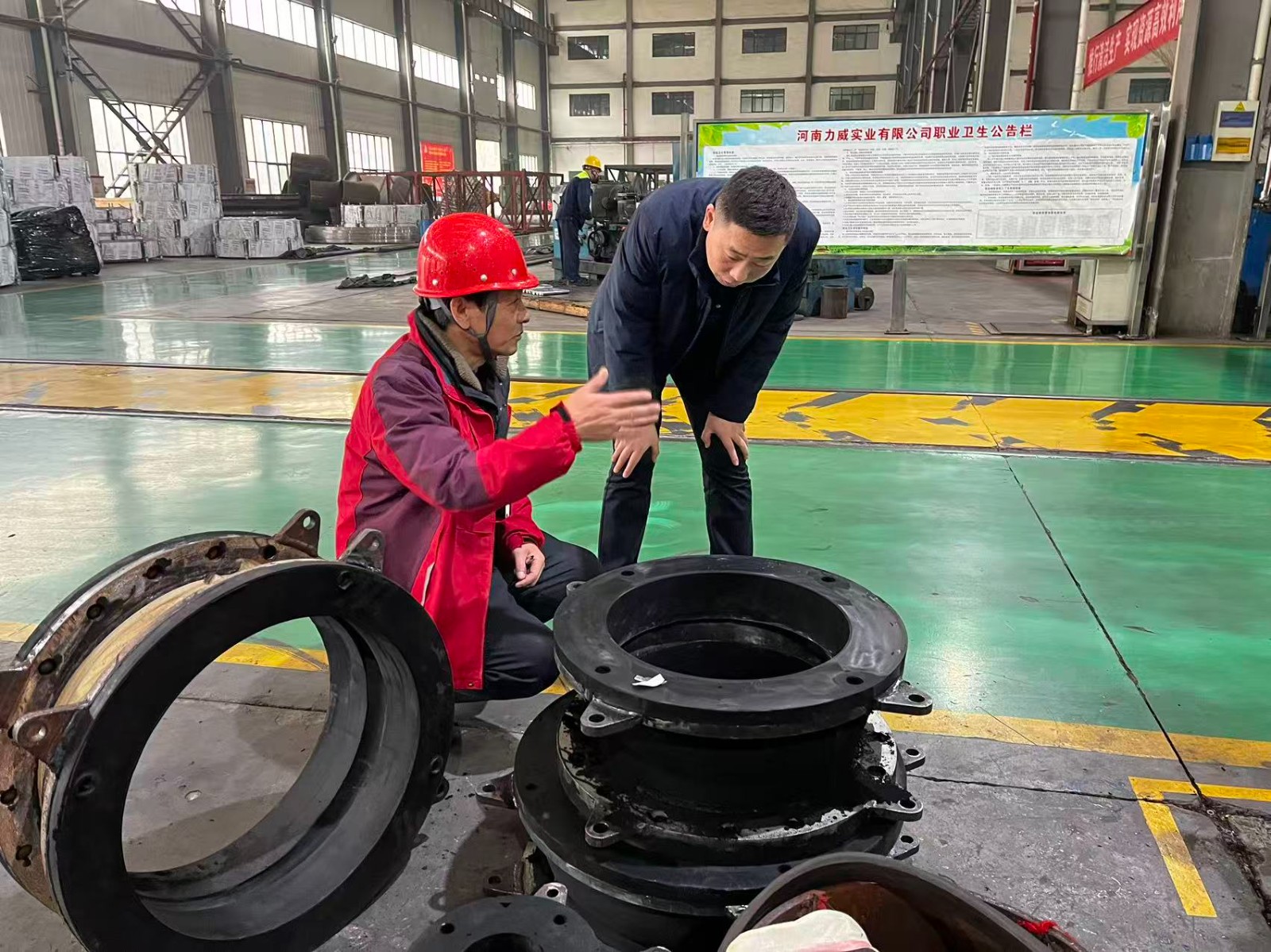 市工信局與區(qū)應急管理局聯(lián)合檢查指導我司安全生產(chǎn)工作